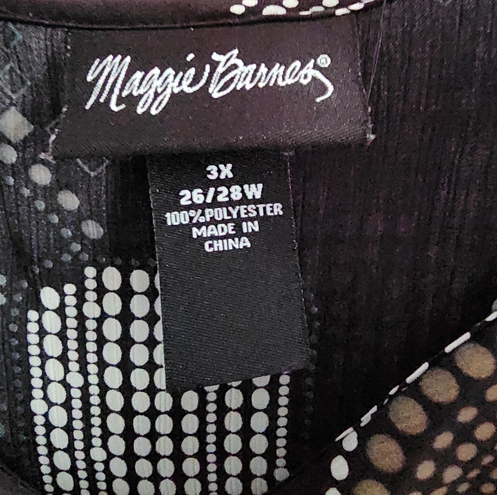 Plus Size Top - Picture 2 of 2